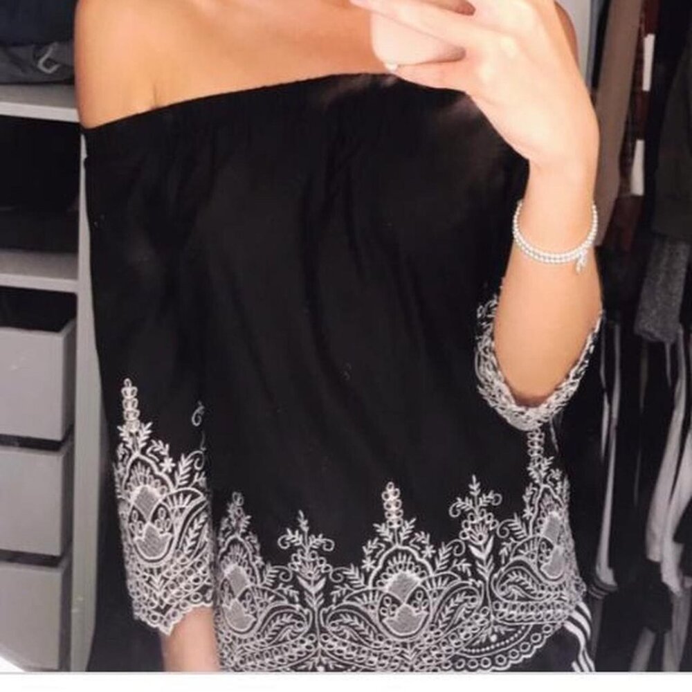 Zara Embroidered Off Shoulder Blouse Black White ( S )